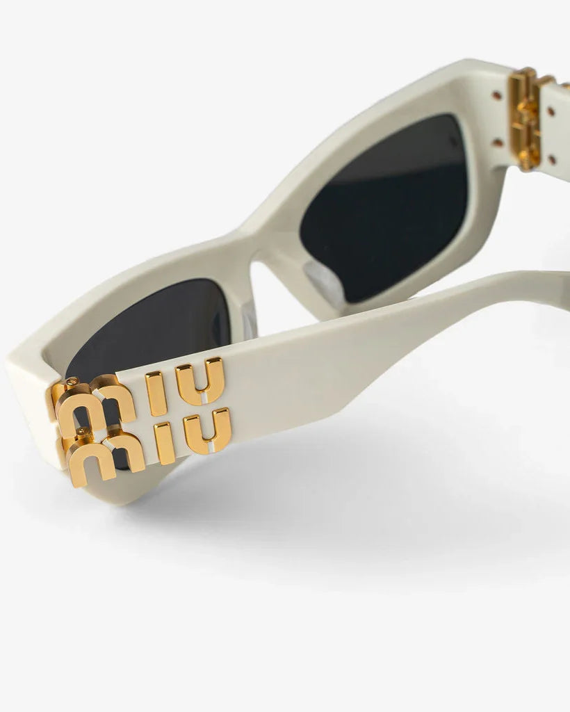 Rechthoekige zonnebril van Miu Miu
